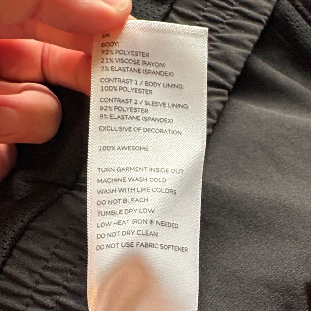 Figs Sydney Performance Black Bomber Jacket - Picture 12 of 16